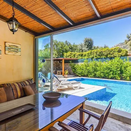 Sleeps 4 Air Con Wifi *